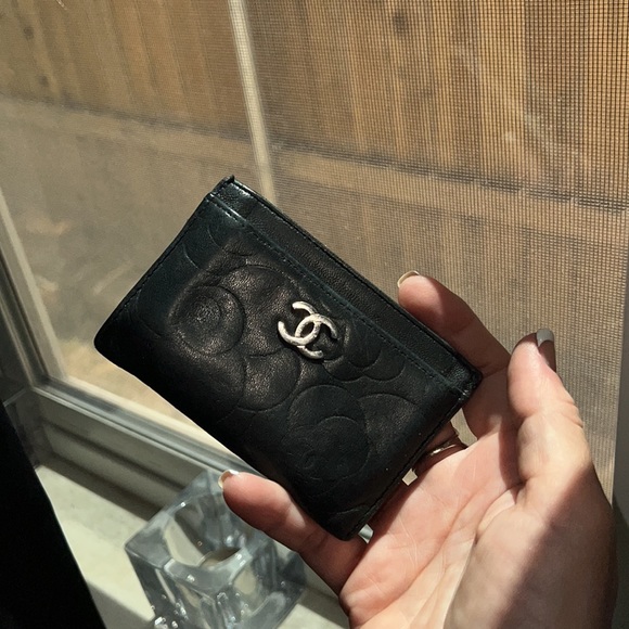 Chanel Black Camellia Embossed Lambskin Card Case. - Picture 10 of 10